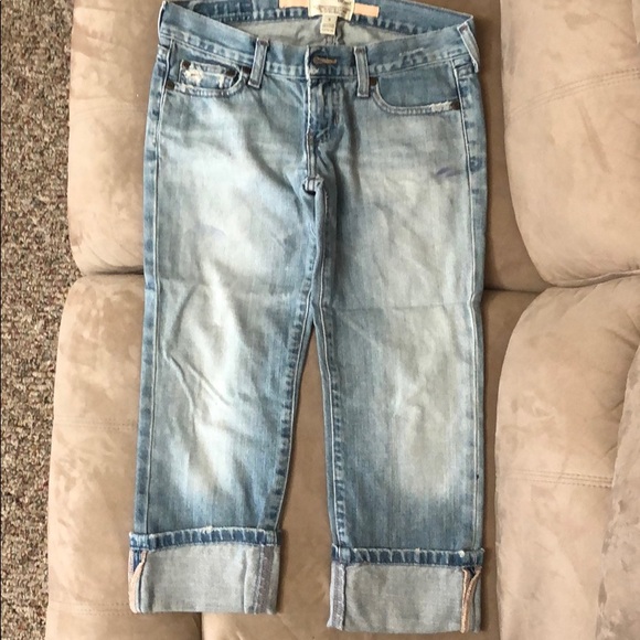 A&F Jean Capris like new size 0 - Picture 1 of 3